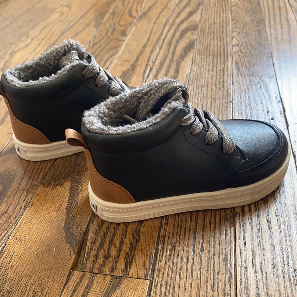 Osh kosh toddler black shoes